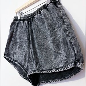 American Apparel Stretch denim shorts black acid wash